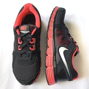 NIKE Dual Fusion ST2